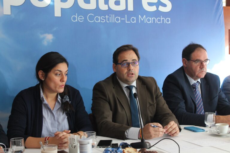 Núñez pide al PSOE «alterar políticas» para frenar la subida del desempleo
