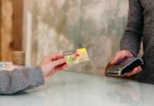 Se hicieron con la tarjeta de crédito de otra persona para pagar consumiciones en la Feria de Albacete