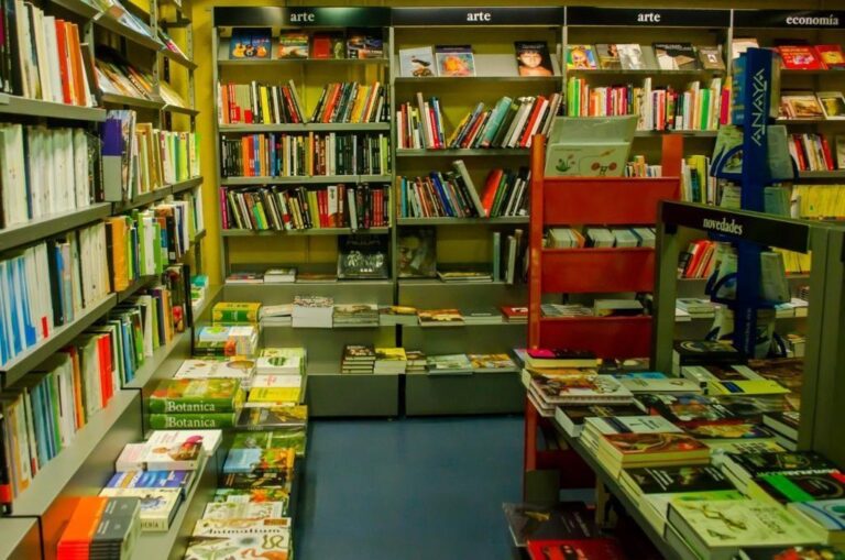 ¿Cuánto gasta, de media, una familia castellano-manchega, en cultura? ¿Cuánto gasta, de media, una familia castellano-manchega, en cultura?