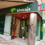 Irrumpe con la cara cubierta en un banco de Puertollano y huye con un botín de 20.000€