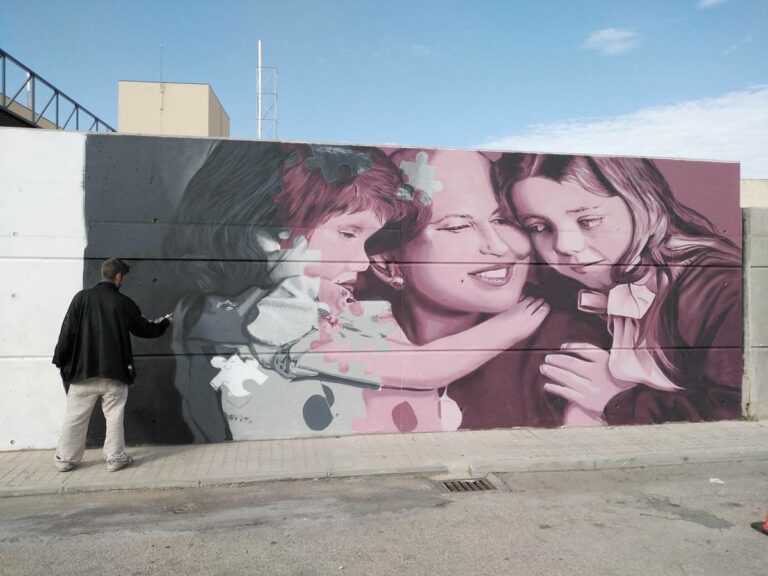 Un gran mural de ‘Las Supernenas’ visibiliza en Quintanar de la Orden la lucha contra el cáncer Un gran mural de ‘Las Supernenas’ visibiliza en Quintanar de la Orden la lucha contra el cáncer