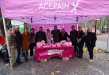 VII Feria Solidaria organizada por esRadio Albacete en la explanada del Museo de la Cuchillería