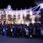 Más de 400 escolares llenan de villancicos las calles de Manzanares