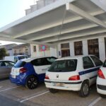Una nueva plaza de movilidad reducida y una marquesina para los vehículos sanitarios en el centro de Salud de La Roda