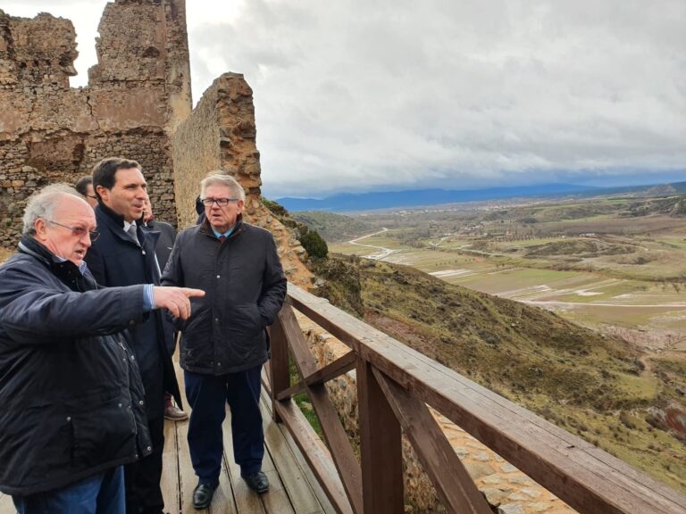 200.000 euros recibirán las murallas de Moya para mejoras y puesta en marcha de un museo en la Torre
