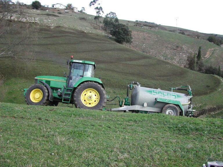 Agricultores advierten de la subida de los costes de fertilizantes y gasóleo por el conflicto en Oriente Medio