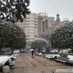 La nieve "viste" de blanco los rincones de Albacete capital