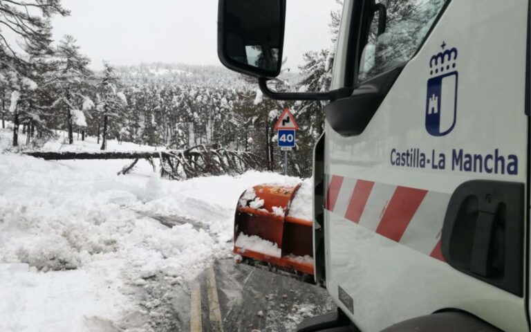 Varias carreteras de las provincias de Guadalajara y Cuenca registran ocho incidentes por nieve y hielo