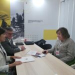 Hellín firma en FITUR un convenio con Renfe para potenciarse como destino turístico