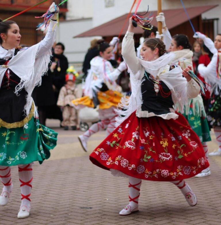 Diablos y danzantas arrancan este sábado La Endiablada de Almonacid del Marquesado con cencerros, rosquillos y zurra