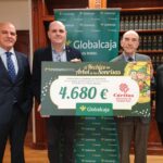 Globalcaja entrega la recaudación del espectáculo solidario «El Hechizo del Árbol de las Sonrisas» a Cáritas de Ciudad Real