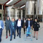 Bellido en su visita a la Cooperativa de La Roda ha pedido un esfuerzo conjunto en defensa de las iniciativas agrícolas