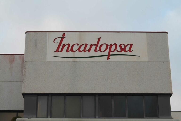 Un trabajador de 25 años fallece aplastado por la plataforma de un camión en una empresa de Tarancón