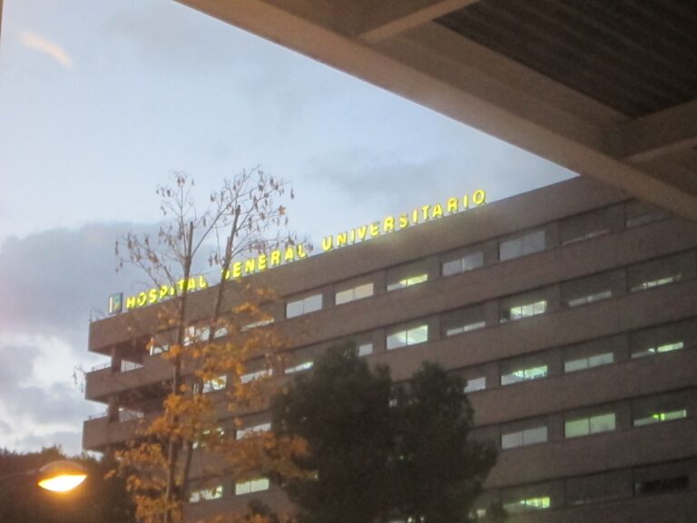 Herido un hombre tras chocar su coche contra una vivienda en Villamayor de Santiago
