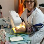 Mujeres de Balazote se ponen a coser mascarillas solidarias