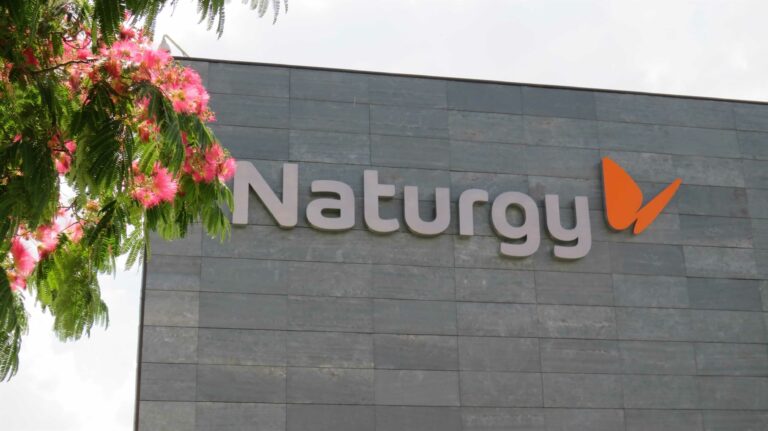Más de 227.000 clientes de Naturgy podrán aplazar las facturas de luz y gas