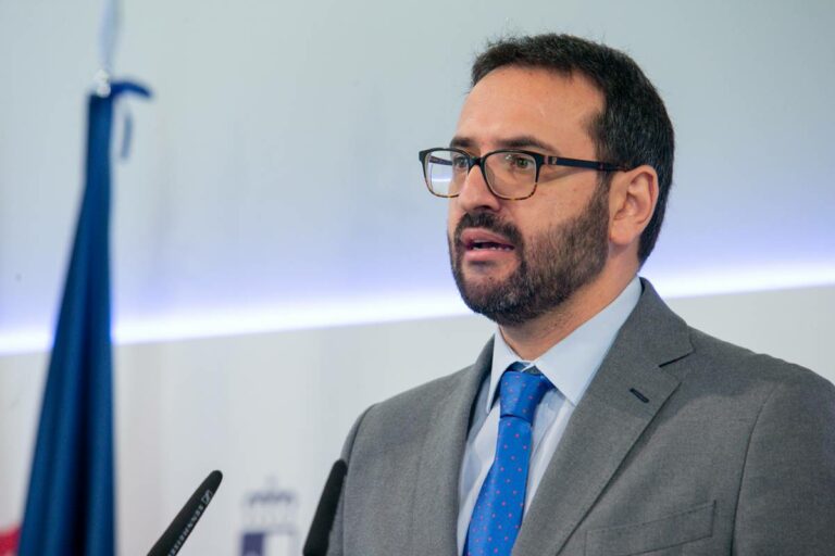 PSOE pide a la oposición «no señalar problemas» y ayudar «desde la unidad» PSOE pide a la oposición «no señalar problemas» y ayudar «desde la unidad»