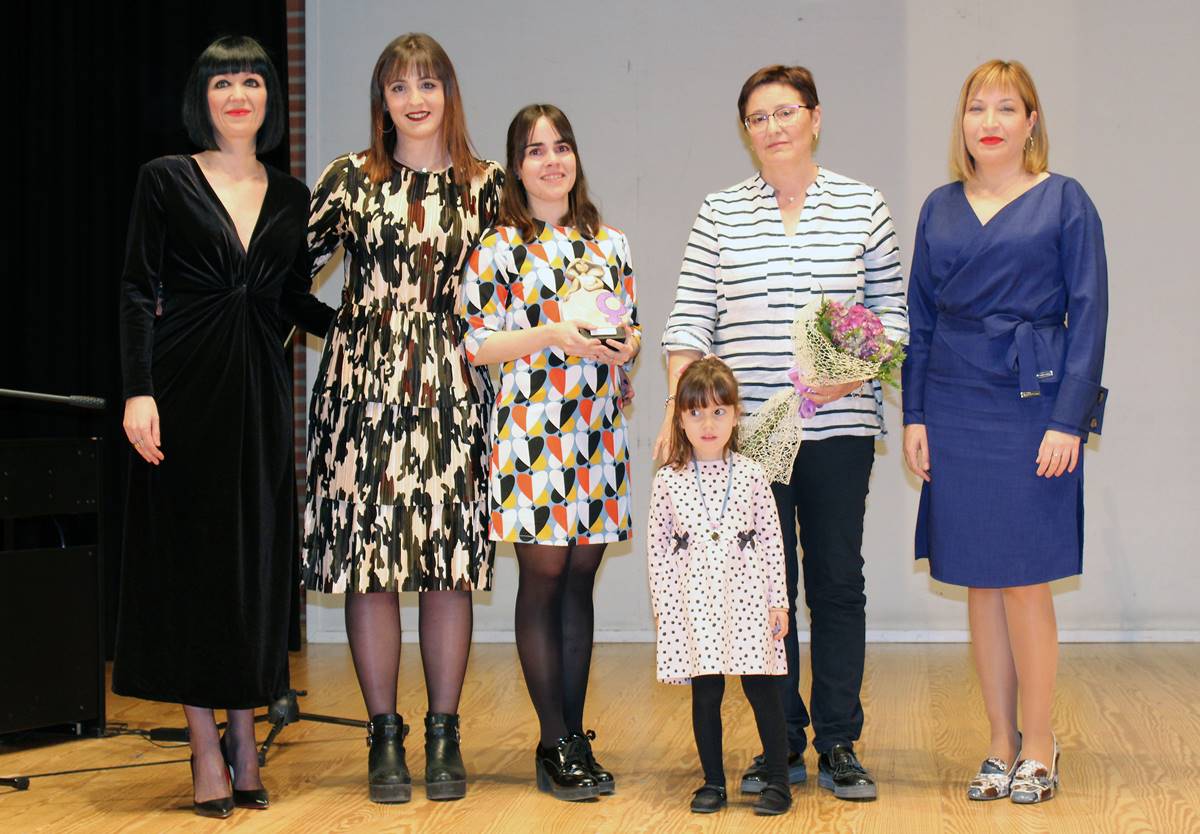 El certamen ELLA homenajeó a cinco mujeres por su trayectoria en diversos campos en La Roda