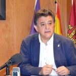 Alcalde de Daimiel: «Es muy duro arrancar el día firmando licencias de apertura de sepulturas»