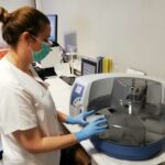 El Mancha Centro cuenta con un nuevo equipo para el diagnostico del coronavirus capaz de hacer 300 PCR diarias