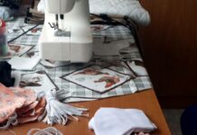 Voluntarias de Portillo de Toledo confeccionan más de 700 mascarillas para los niños y niñas de la localidad