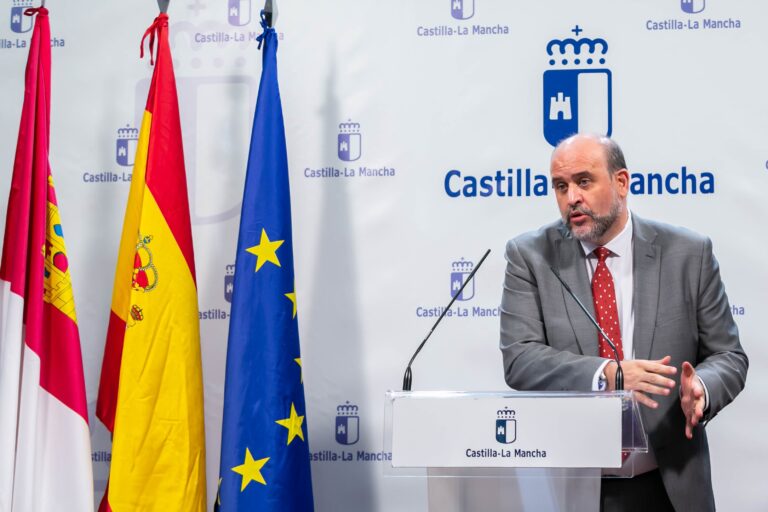 Guijarro responde a Tolón que protestar contra el reparto de los 16.000 millones no es victimismo: «Es defender a C-LM»