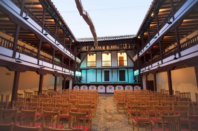 Una joya arquitectónica de casi 400 años para viajar en el tiempo desde Almagro: El Corral de Comedias