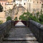 El Puente San Pablo de Cuenca solo estará abierto por las tades hasta que terminen sus arreglos