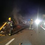 Incendio en un camión que llevaba naranjas en la A-3 a la altura de Honrubia