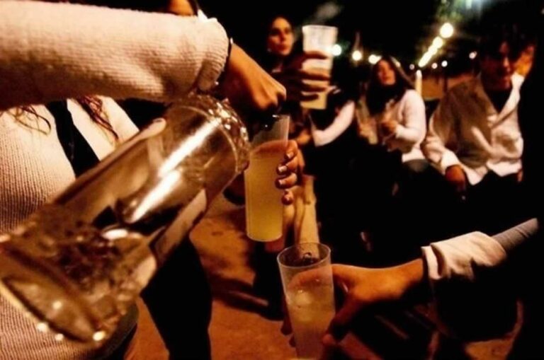 Manzanares prohíbe el botellón por decreto de alcaldía