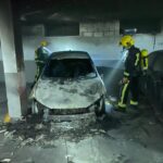 Dos afectados por inhalación de humo tras incendiarse dos coches en Arcas (Cuenca)