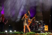 Rozalén canta por primera vez ante el público ‘Y busqué’ en el Teatro Romano de Mérida