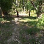 Agentes de seguridad buscan a una persona desaparecida en Cuenca