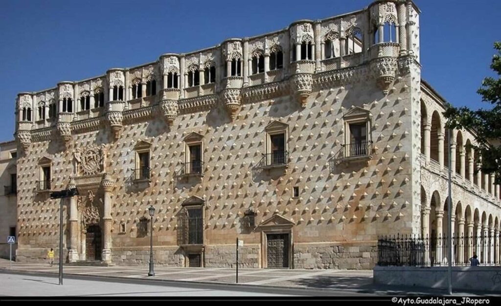 ¿Cuándo se fundaron las principales ciudades de Castilla-La Mancha?