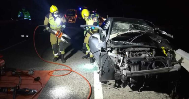 Un fallecido y un herido tras la colisión frontal de dos vehículos entre Almodóvar y Villar del Saz de Arcas