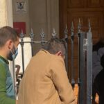 Robaban a personas que sacaban dinero del banco e intentaron atropellar a policías