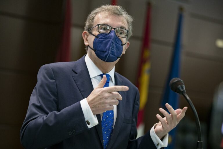 Collado promete crear dos vicerrectorados en Cuenca con los decanos de Bellas Artes y Ciencias Sociales si es reelegido