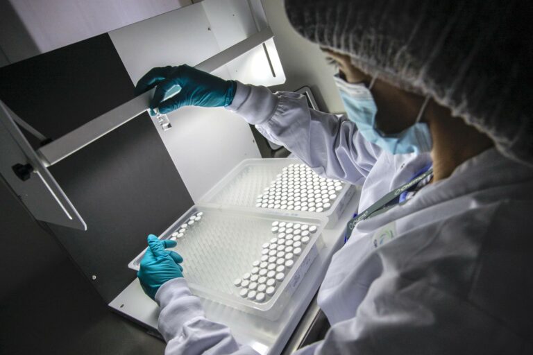 El Gobierno nacional transmite «seguridad» con la vacuna de AstraZeneca
