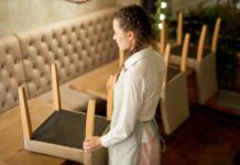 El PP acusa a C-LM de querer cerrar la hostelería y el PSOE lo desmiente