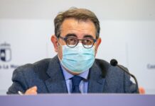 Sanz duda que la edil de Puebla de Montalbán se vacunara por consejo médico