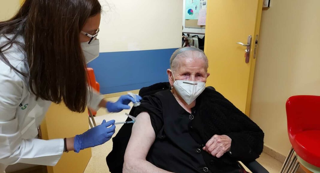 vacuna coronavirus mayores 80-85 Tomelloso