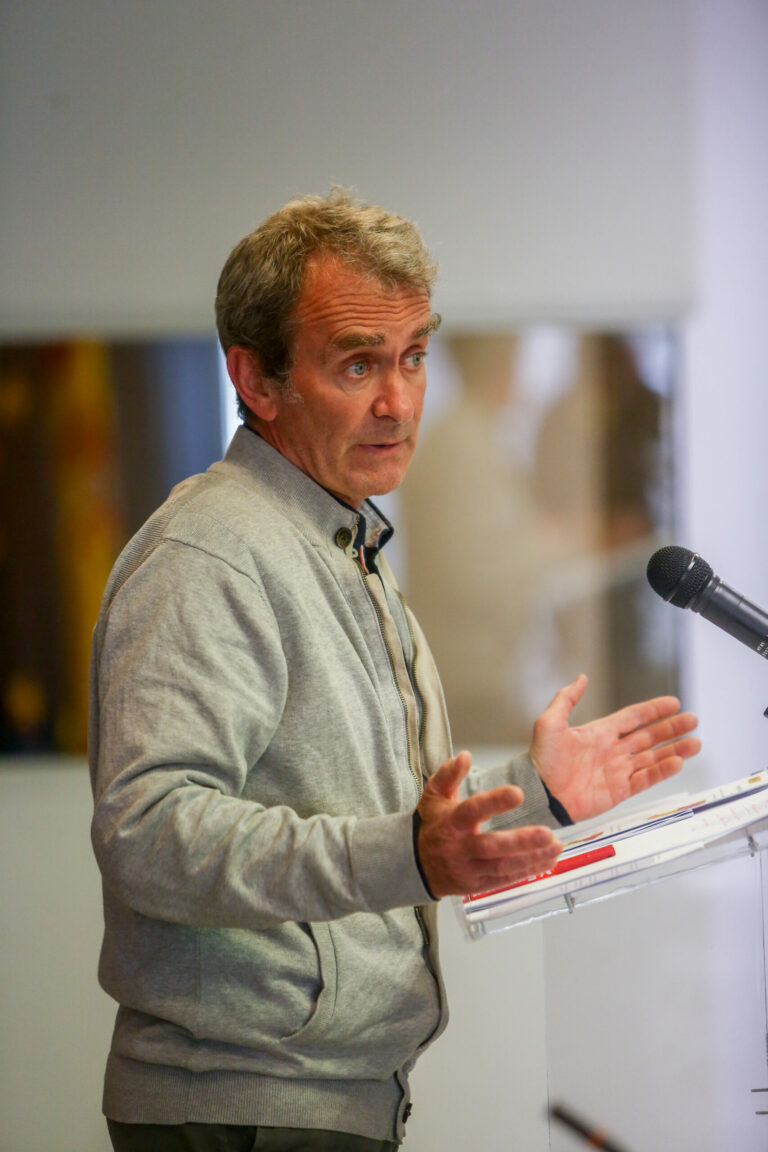 Simón avisa del incremento de los contagios en la mayoría de las CCAA y de la presión hospitalaria