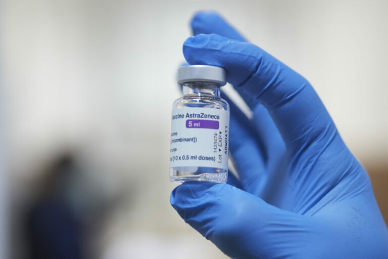 Las mutuas de accidentes ayudarán a vacunar contra el coronavirus en los próximos meses