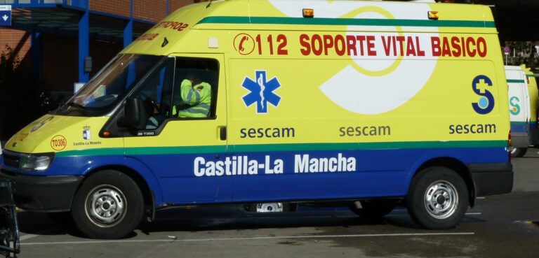 Muere una mujer de 78 años tras un choque entre dos vehículos en Alarcón