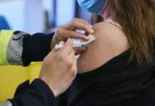 Este viernes se comenzará a administrar la vacuna al tramo de edad de entre 40 y 49 años en Castilla-La Mancha