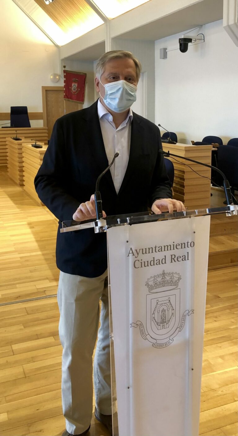 Cañizares (PP) cree que «los intereses personales de las dos alcaldesas» de Ciudad Real «lastran» la gestión municipal