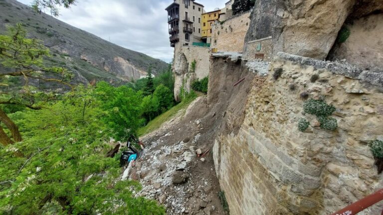Piden la dimisión del alcalde de Cuenca y dos ediles más tras el derrumbe de la calle Canónigos