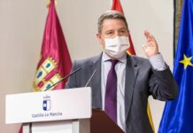 Page se vacunará la próxima semana y carga contra el PP por decir que tendría que haberse vacunado el primero