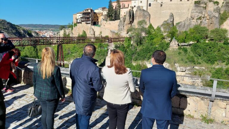 El Instituto Geológico cree que ni las Casas Colgadas ni la Catedral de Cuenca están afectadas por el derrumbe