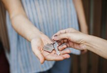 La OCU avisa de los precios abusivos de algunos cerrajeros y servicios de urgencia